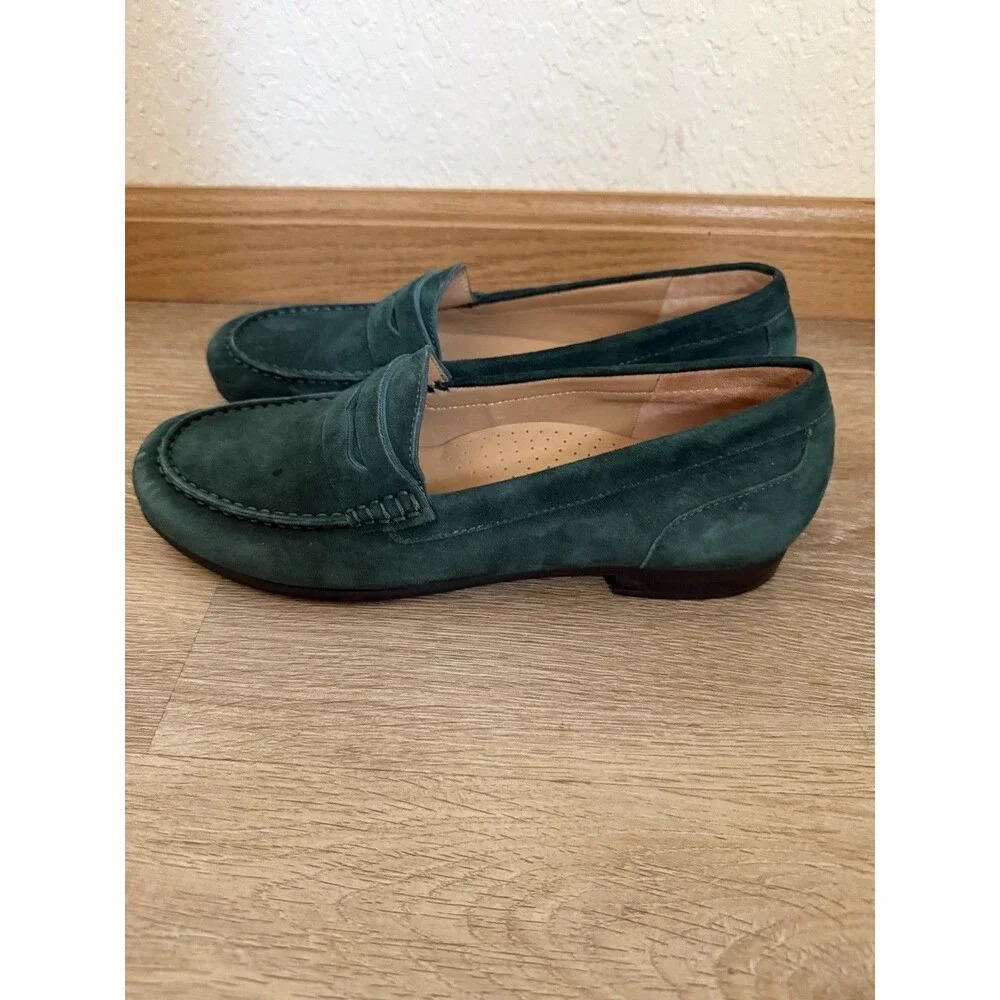 Array Hunter Green Suede Leather Women’s Penny Loafers Size 10N